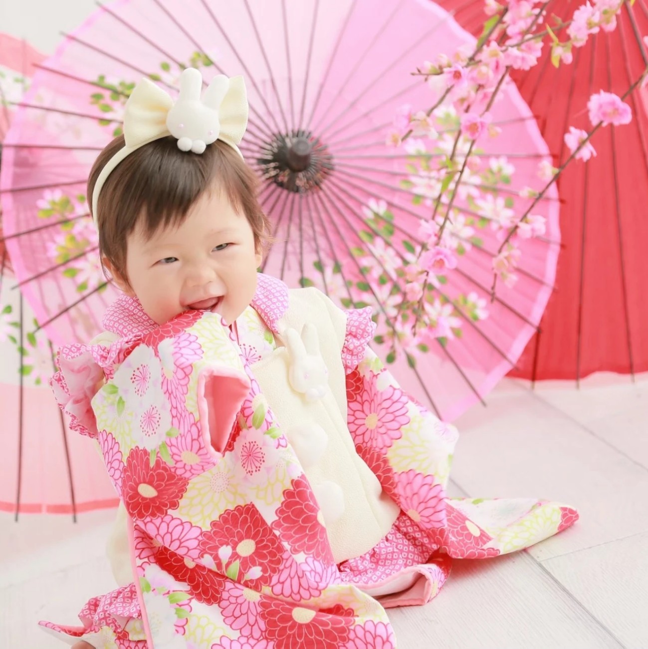 和装のコスチュームを着た男の子の写真